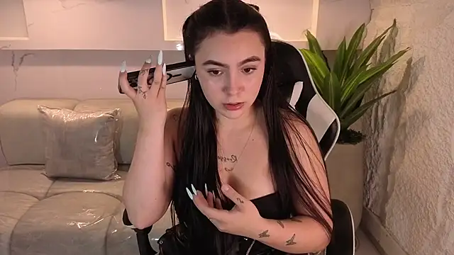 scarlett smith tp online show from 11/25/25, 07:36