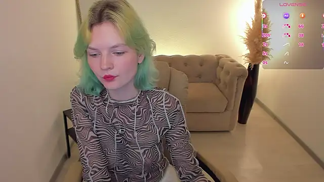 Snapshot of Lika_Sky chatting on 05/21/26, 06:09 Lika Sky online show from 05/21/26, 06:09