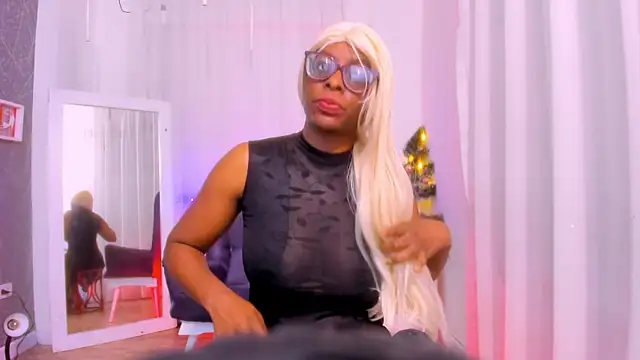 LolaJenkinss online show from 12/19/25, 12:56