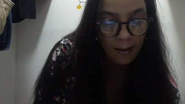 Snapshot of lotuzpetals chatting on 10/03/25, 08:22 lotuzpetals online show from 10/03/25, 08:22