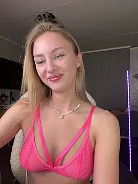 Mally Say online show from 10/28/25, 07:49