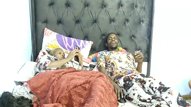 Snapshot of Dandelion_enigman chatting on 10/29/25, 01:24 Dandelion enigman online show from 10/29/25, 01:24