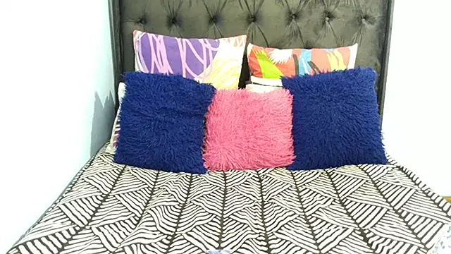 Snapshot of Dandelion_enigman chatting on 11/05/25, 11:27 Dandelion enigman online show from 11/05/25, 11:27