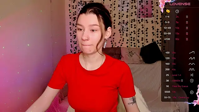 Snapshot of LinaBlossom_ chatting on 11/30/25, 06:39 LinaBlossom online show from 11/30/25, 06:39