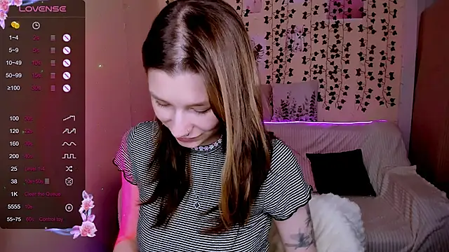 Snapshot of LinaBlossom_ chatting on 12/14/25, 07:25 LinaBlossom online show from 12/14/25, 07:25