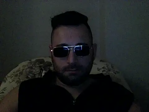 Snapshot of izlebeni_ chatting on 11/17/25, 06:46 izlebeni online show from 11/17/25, 06:46