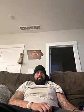 Snapshot of Halestorm911 chatting on 11/10/25, 11:26 Halestorm911 online show from 11/10/25, 11:26