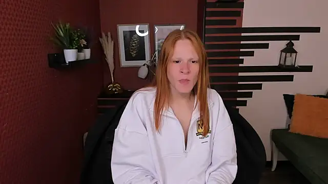 Snapshot of ChloeValentinee chatting on 10/10/25, 09:30 ChloeValentinee online show from 10/10/25, 09:30