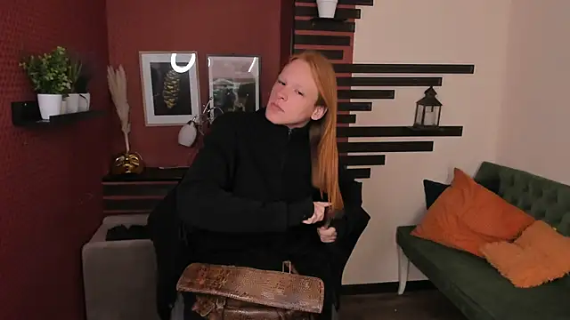 Snapshot of ChloeValentinee chatting on 10/14/25, 11:22 ChloeValentinee online show from 10/14/25, 11:22