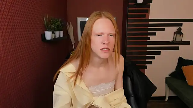 Snapshot of ChloeValentinee chatting on 10/24/25, 12:45 ChloeValentinee online show from 10/24/25, 12:45