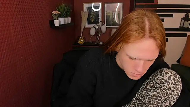 Snapshot of ChloeValentinee chatting on 11/12/25, 11:21 ChloeValentinee online show from 11/12/25, 11:21