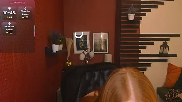 Snapshot of ChloeValentinee chatting on 11/18/25, 01:04 ChloeValentinee online show from 11/18/25, 01:04