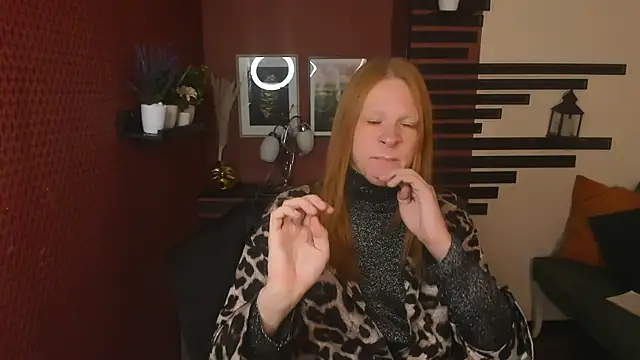 Snapshot of ChloeValentinee chatting on 11/20/25, 01:00 ChloeValentinee online show from 11/20/25, 01:00