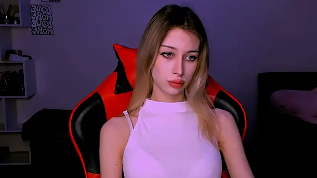 Lori lolii online show from 10/17/25, 05:59