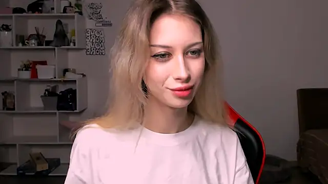 Lori lolii online show from 11/16/25, 02:22