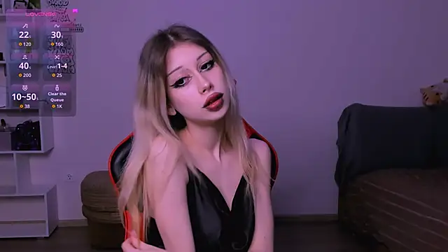 Lori lolii online show from 12/14/25, 05:40