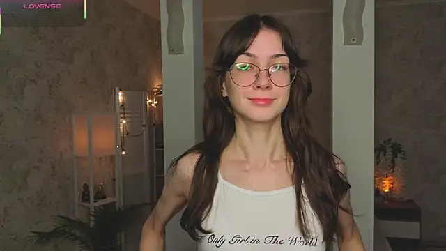 ReneeLippeatt online show from 10/24/25, 07:43