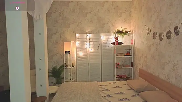 ReneeLippeatt online show from 11/02/25, 07:38