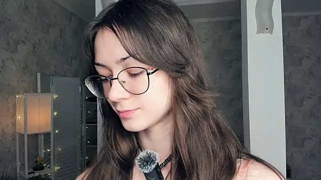 ReneeLippeatt online show from 12/14/25, 07:40