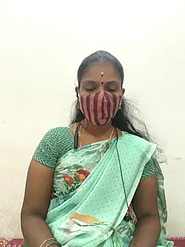 Snapshot of Tamil_Yalini12 chatting on 09/30/25, 05:40 Tamil Yalini12 online show from 09/30/25, 05:40