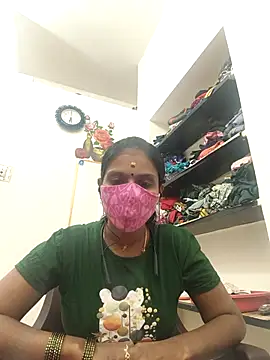 Snapshot of Tamil_Yalini12 chatting on 10/13/25, 01:00 Tamil Yalini12 online show from 10/13/25, 01:00