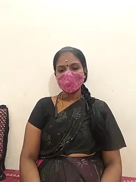 Snapshot of Tamil_Yalini12 chatting on 11/02/25, 05:21 Tamil Yalini12 online show from 11/02/25, 05:21