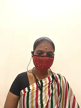 Snapshot of Tamil_Yalini12 chatting on 01/13/26, 05:02 Tamil Yalini12 online show from 01/13/26, 05:02