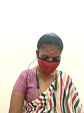 Snapshot of Tamil_Yalini12 chatting on 02/02/26, 05:33 Tamil Yalini12 online show from 02/02/26, 05:33