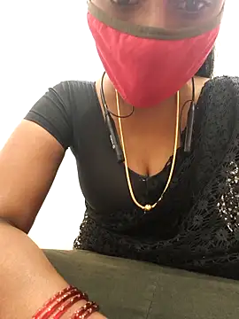 Snapshot of Tamil_Yalini12 chatting on 02/06/26, 06:44 Tamil Yalini12 online show from 02/06/26, 06:44