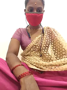 Snapshot of Tamil_Yalini12 chatting on 02/08/26, 08:07 Tamil Yalini12 online show from 02/08/26, 08:07