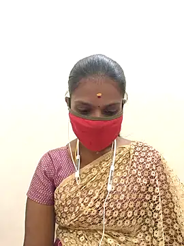 Snapshot of Tamil_Yalini12 chatting on 02/21/26, 05:03 Tamil Yalini12 online show from 02/21/26, 05:03