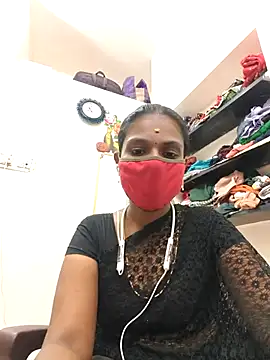 Snapshot of Tamil_Yalini12 chatting on 02/22/26, 05:11 Tamil Yalini12 online show from 02/22/26, 05:11