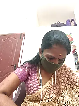 Snapshot of Tamil_Yalini12 chatting on 02/25/26, 07:07 Tamil Yalini12 online show from 02/25/26, 07:07