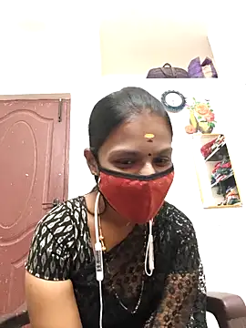 Snapshot of Tamil_Yalini12 chatting on 03/03/26, 12:44 Tamil Yalini12 online show from 03/03/26, 12:44