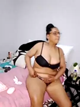 Snapshot of Ashleymilf47 chatting on 11/22/25, 09:03 Ashleymilf47 online show from 11/22/25, 09:03