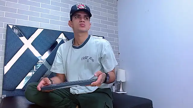 Snapshot of marcus_hans_ chatting on 10/10/25, 12:26 marcus hans online show from 10/10/25, 12:26