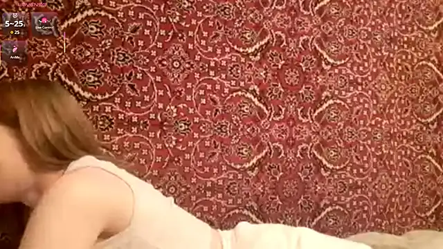 Snapshot of ivetabloom chatting on 10/02/25, 06:04 ivetabloom online show from 10/02/25, 06:04