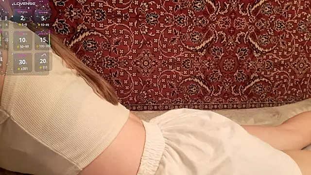 Snapshot of ivetabloom chatting on 10/21/25, 05:13 ivetabloom online show from 10/21/25, 05:13