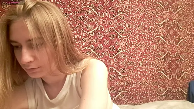 Snapshot of ivetabloom chatting on 10/26/25, 05:08 ivetabloom online show from 10/26/25, 05:08