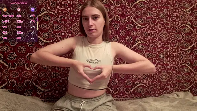 Snapshot of ivetabloom chatting on 11/11/25, 08:09 ivetabloom online show from 11/11/25, 08:09