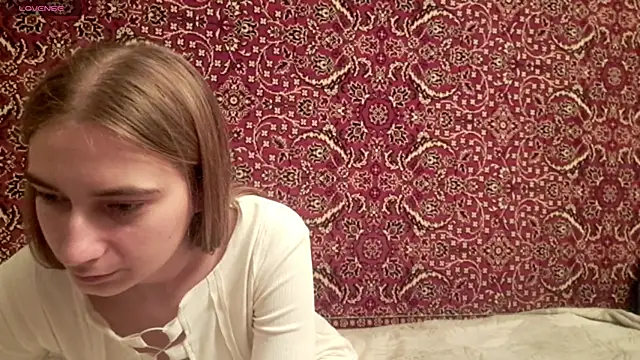 Snapshot of ivetabloom chatting on 11/21/25, 02:49 ivetabloom online show from 11/21/25, 02:49