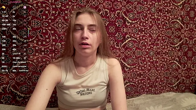 Snapshot of ivetabloom chatting on 11/28/25, 03:04 ivetabloom online show from 11/28/25, 03:04