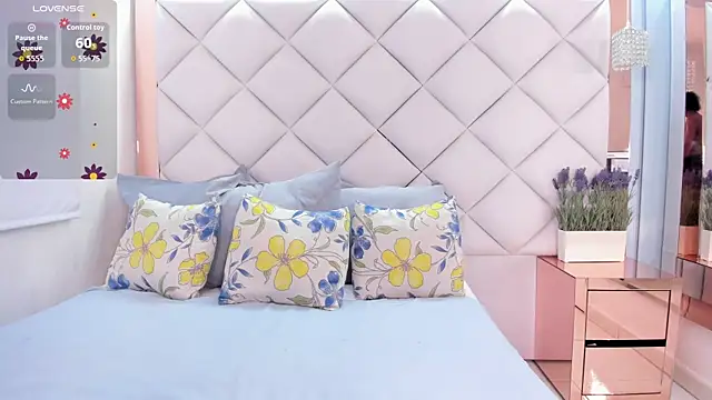 carlafontaine online show from 10/22/25, 05:13