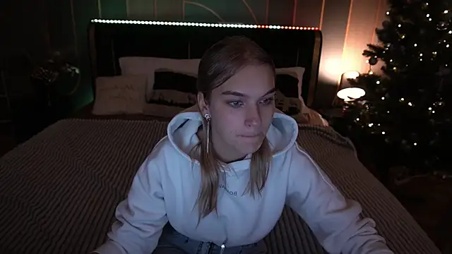 AlinaLiii online show from 12/19/25, 07:15