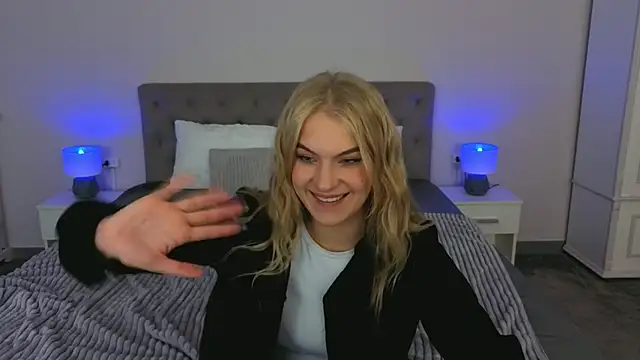 AlinaLiii online show from 04/25/26, 07:22