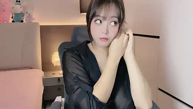 Snapshot of Koo-liy chatting on 10/04/25, 01:14 Koo-liy online show from 10/04/25, 01:14