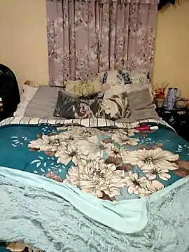 Snapshot of CouplesRelief chatting on 09/28/25, 06:02 CouplesRelief online show from 09/28/25, 06:02