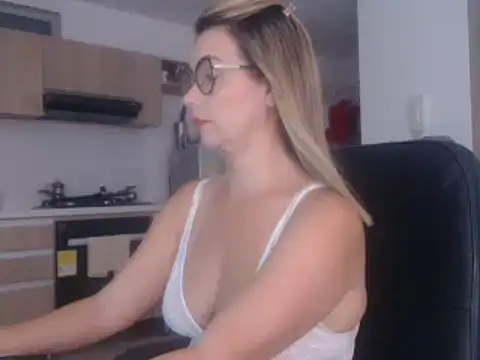 LovePaula online show from 02/02/25, 10:49