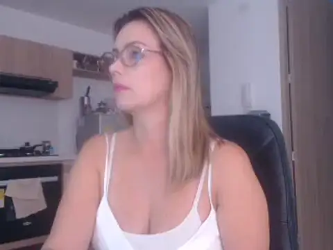 LovePaula online show from 02/17/25, 12:16