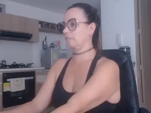 LovePaula online show from 02/19/25, 12:14